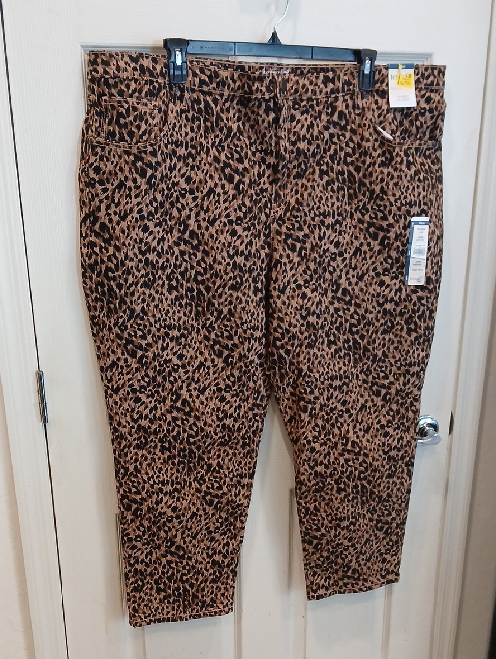 Terra & Sky Women's Leopard Print Straight Leg Pants - Brown & Black